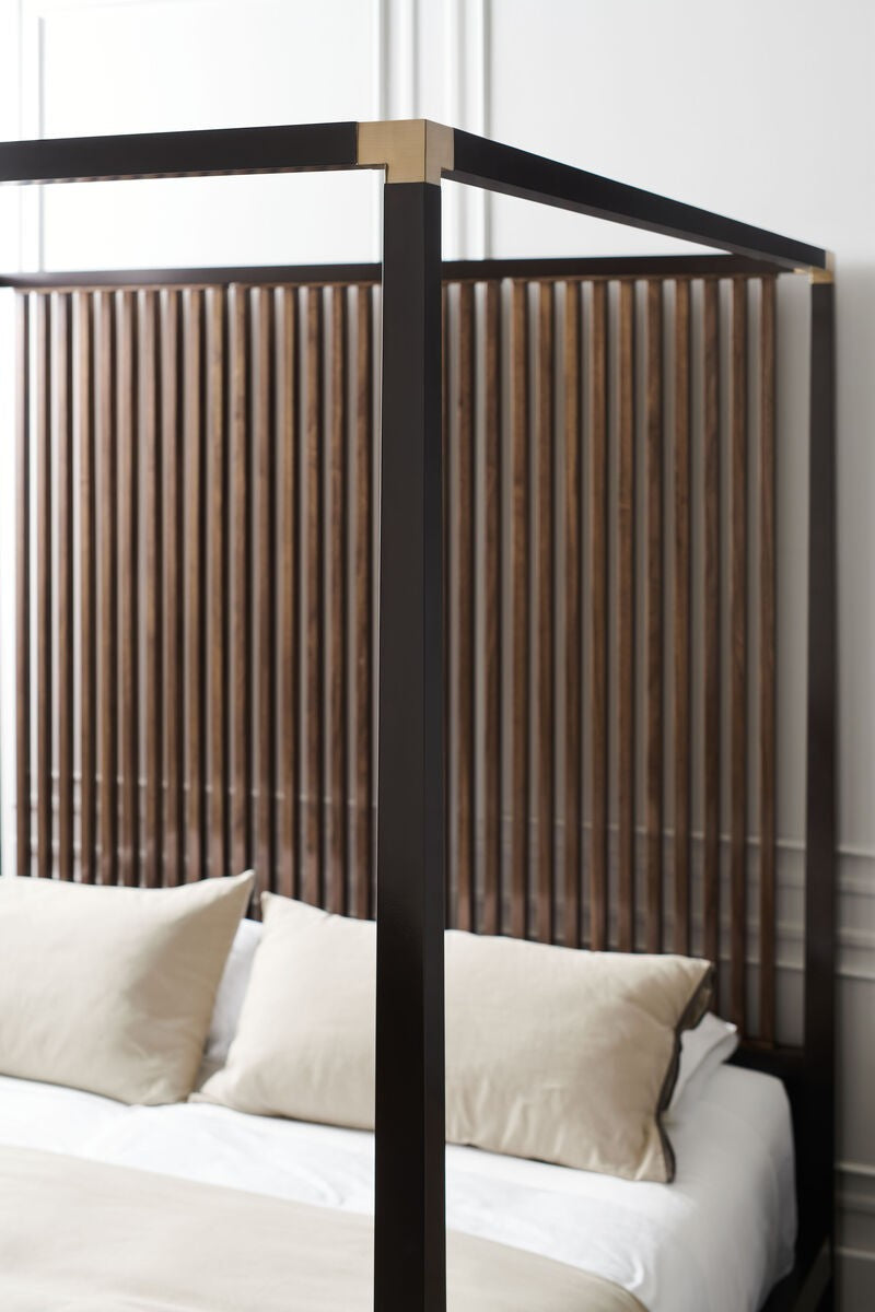 Caracole Pinstripe Us Queen Size Bed